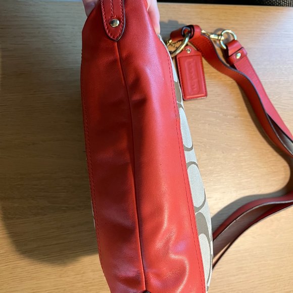 Small Coach Poppy Purse with gold accents - Picture 8 of 16